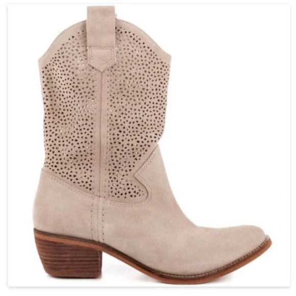 BCBGeneration Shoes - BCBGeneration Tan Western Boho Style Boots